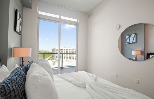 Modern Condo in Design District - Photo 8