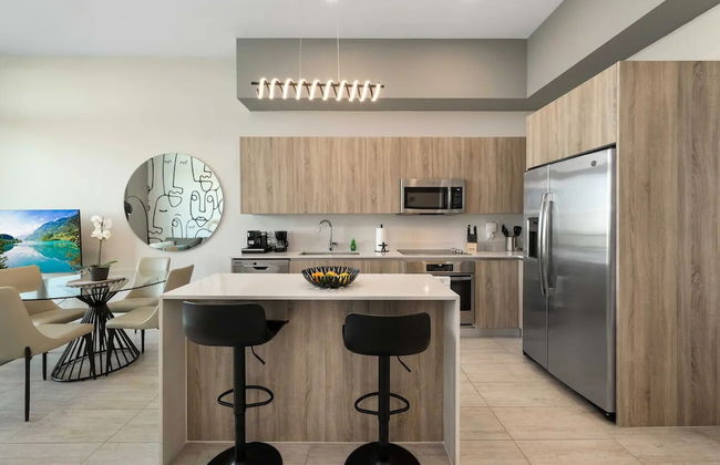 Modern Condo in Design District - Photo 24