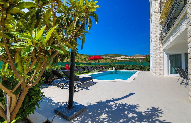 Scenic Elegant Trogir Villa With Pool - Foto 67