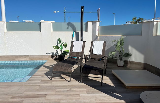 Luxury Three Bedroom Villa With Private Pool and Rooftop Solarium - Foto 17