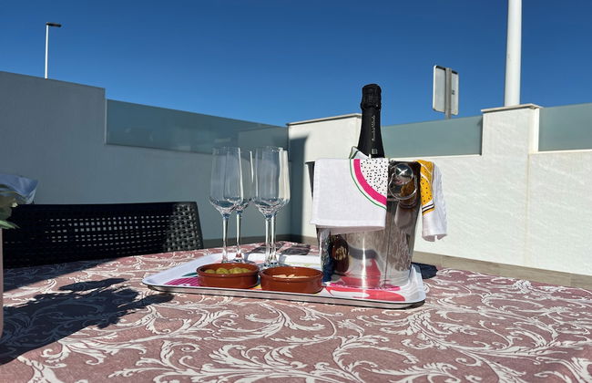 Luxury Three Bedroom Villa With Private Pool and Rooftop Solarium - Foto 28