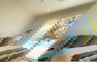 Foto 3 - Pink Sand Paradise: Luxury Home With Heated Pool