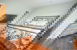 Photo 2 - Cozy 3 Bedroom/Great Location