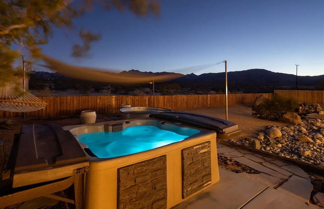 Stargaze Soak Hot Tub Fireplace Desert Views - Photo 3