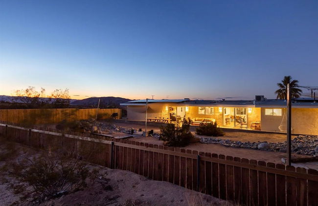 Stargaze Soak Hot Tub Fireplace Desert Views - Photo 40