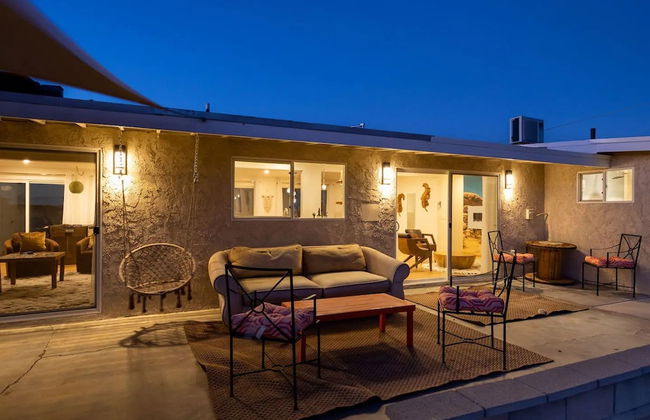 Stargaze Soak Hot Tub Fireplace Desert Views - Photo 1