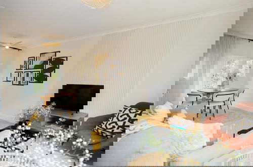 Photo 13 - The Isleworth Place - Stunning 1bdr Flat With Balcony