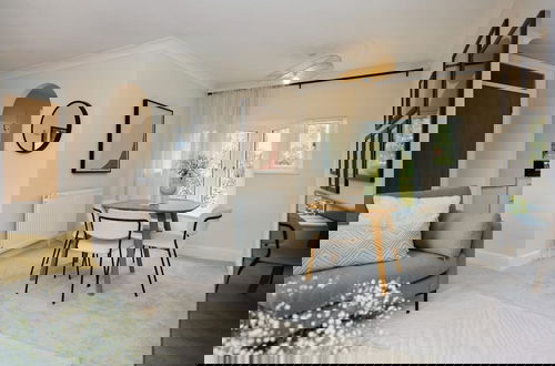 Photo 14 - The Isleworth Place - Stunning 1bdr Flat With Balcony