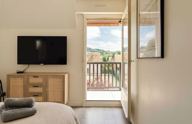 Renovated Apartment Sleeping 6 - Pool and Tennis - Foto 2