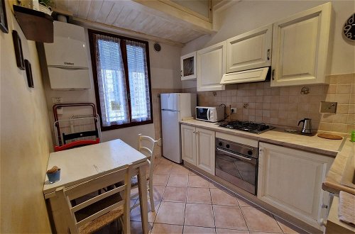 Photo 8 - Mezzo 8 in Firenze With 2 Bedrooms and 1 Bathrooms