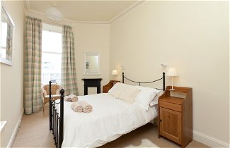 Photo 3 - 380 Charming one Bedroom Property in an Attractive Residential Area With Great Cafes Restaurants and Shops Nearby