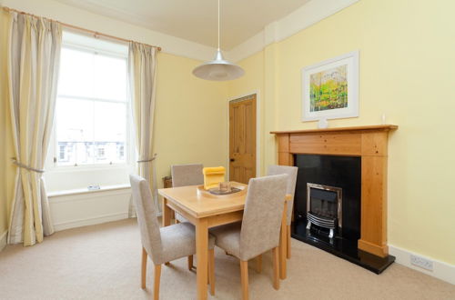 Photo 5 - 380 Charming one Bedroom Property in an Attractive Residential Area With Great Cafes Restaurants and Shops Nearby