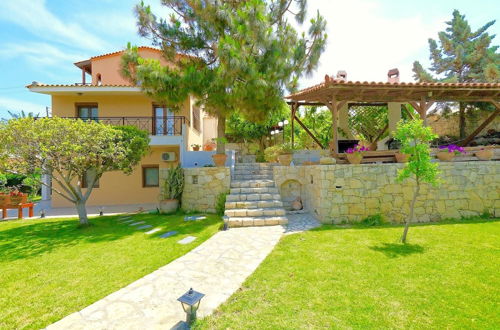 Photo 9 - Villa Karteros With Private Swimming Pool