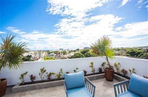 Foto 43 - Large 2 BR Close to Beach AC Rooftop Pool