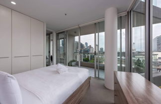 Foto 1 - Convenient 2-bedroom Apt in Docklands With Pool