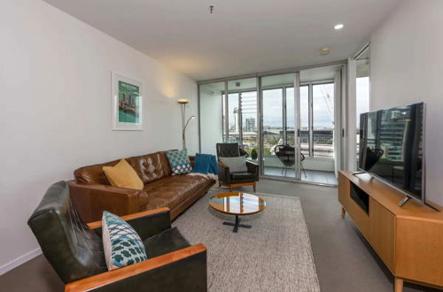 Photo 7 - Convenient 2-bedroom Apt in Docklands With Pool