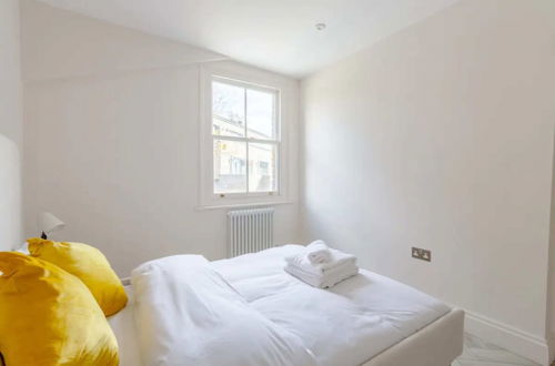 Foto 5 - Chic & Modern 2BD Maisonette in Homerton