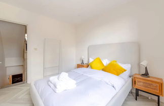 Photo 1 - Chic & Modern 2BD Maisonette in Homerton