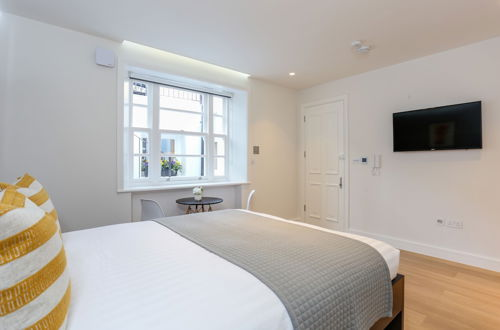 Photo 13 - Inverness Terrace Serviced Apartments by Concept Apartments