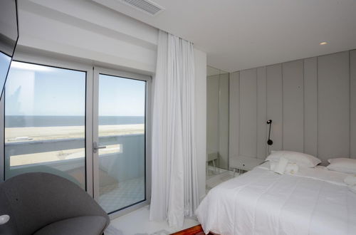 Photo 11 - Sea Side Luxury Apartment