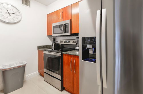 Photo 10 - Wonderful 3BR Condo at Brickell