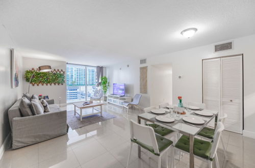 Foto 15 - Wonderful 3BR Condo at Brickell