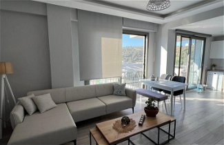 Foto 2 - Scenic Flat With Shared Pool in Milas