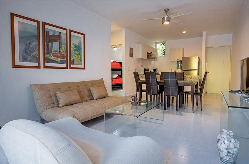 Foto 2 - Spacious and Private Retreat 1 Block From the Beach in Progreso East