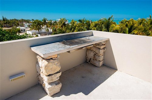 Photo 28 - Spacious and Private Retreat 1 Block From the Beach in Progreso East