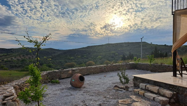 Foto 1 - Peaceful Stone House With Nature View in Karaburun