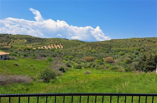 Foto 3 - Peaceful Stone House With Nature View in Karaburun