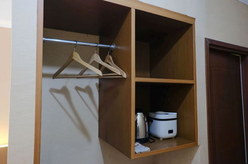 Foto 9 - Homey Studio Room No Kitchen At Grand Setiabudi Apartment