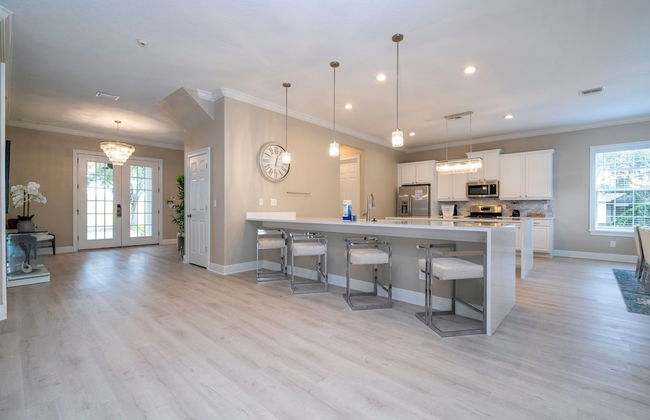 7516 Luxury Home 5BD Perfect for Your Family - Foto 16