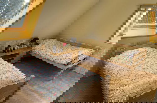 Foto 5 - Spacious Holiday Home Close to the sea
