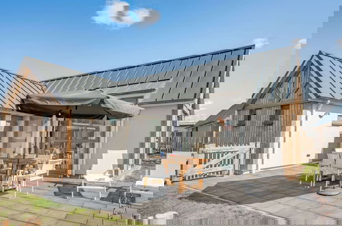 Foto 1 - Modern Lodge With Washing Machine, Beach at Walking Distance