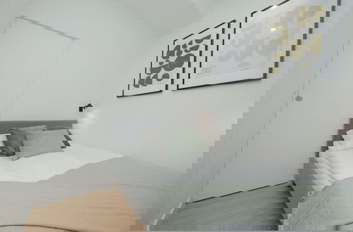 Foto 4 - Warsaw Deluxe Apartments by Renters