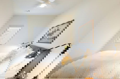 Foto 38 - The Outrider by AvantStay Chic Stay Close to Broadway