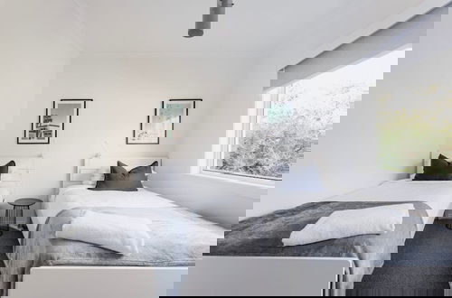 Foto 18 - Clifftop Luxury With Spectacular Ocean Views