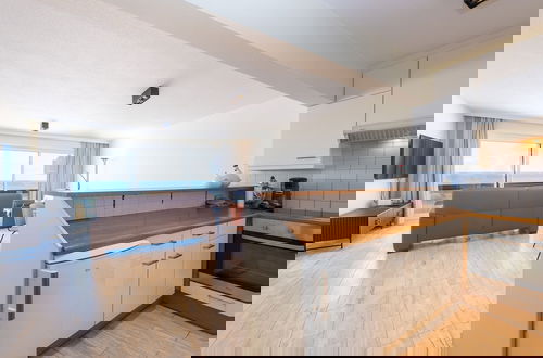 Foto 6 - Spacious Apartment With Terrace
