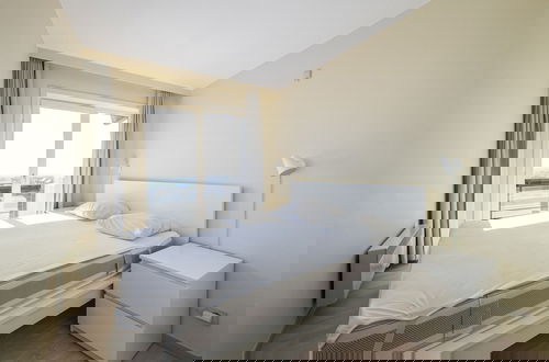 Foto 3 - Spacious Apartment With Terrace
