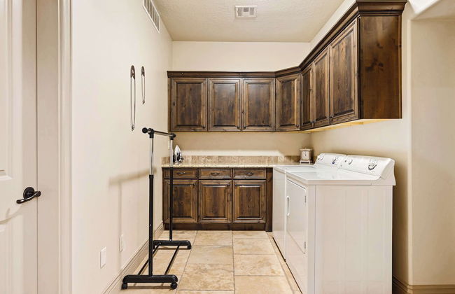 Coral Springs Getaway - Outdoor and Indoor Heated Pool - Close to Zion National Park - Foto 27