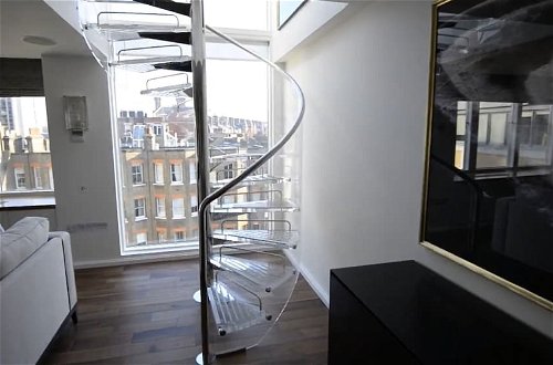Foto 9 - Spacius 3-bed Apartment in Kensington, London