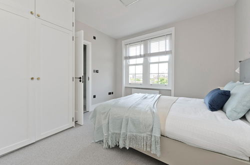 Photo 10 - Fabulous Three Bedroom Flat Near Marylebone by Underthedoormat