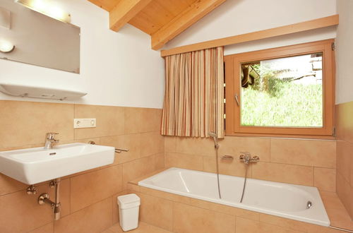 Photo 8 - Luxurious Chalet in Wald im Pinzgau With Sauna