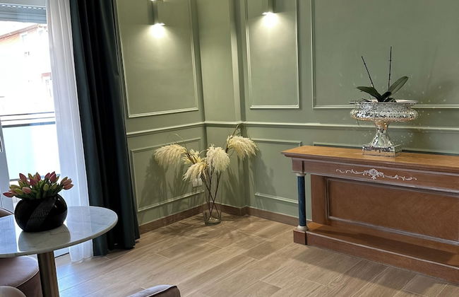 NLM Boutique Suites - Photo 40