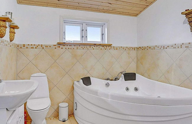 8 Person Holiday Home in Saeby - Foto 14