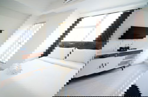 Foto 5 - Modern And Simple Studio At Grand Sungkono Lagoon Apartment