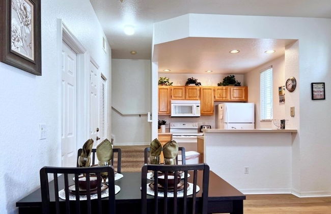 Lovely Family Town Home In Great Location 4 Bedroom Townhouse by RedAwning - Foto 17