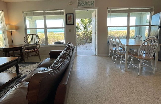 763 North Shore Downstairs 3 Bedroom Apts by RedAwning - Foto 10