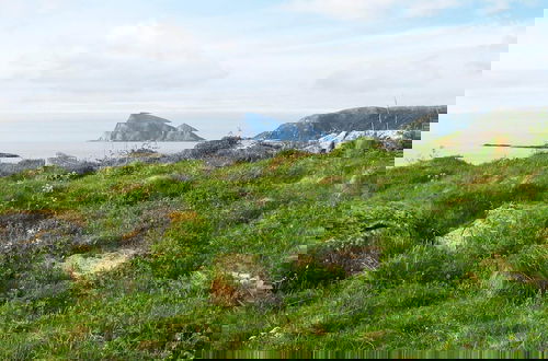Photo 11 - 5 Person Holiday Home in Straumsbukta-by Traum